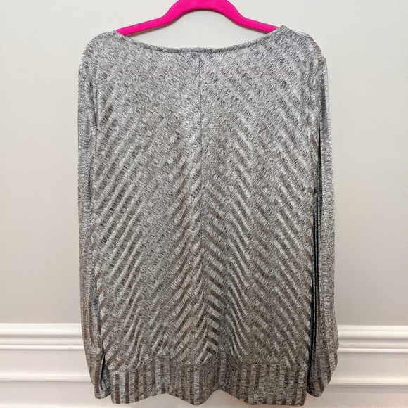 APT 9 Textured Silver Top - Diagonal Lines - Picture 4 of 8